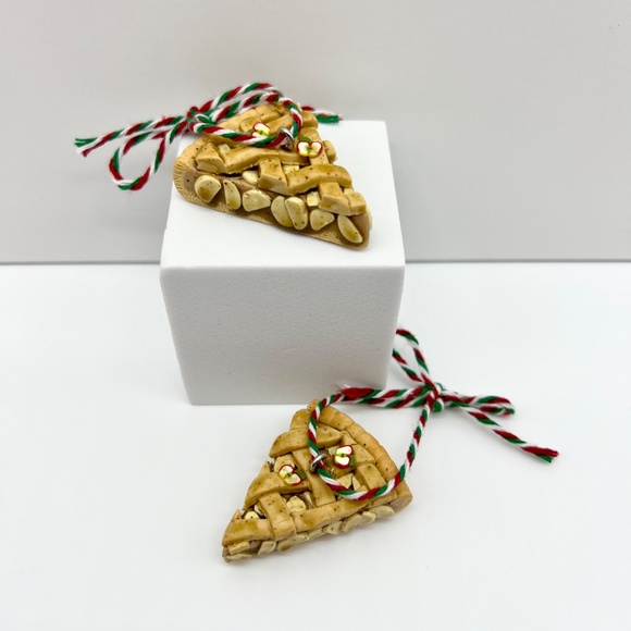 Applie Pie Christmas Ornament – Handmade Clay Dessert Tree Decoration - Picture 4 of 13